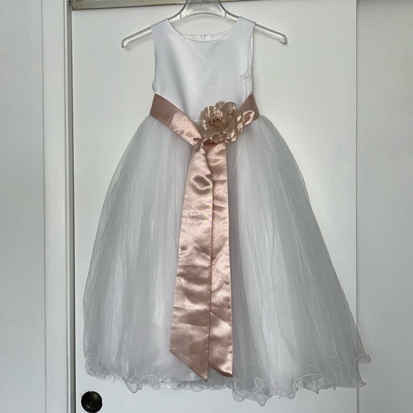 A-line Dress with blush pink sash and flower - EUC - Picture 1 of 8